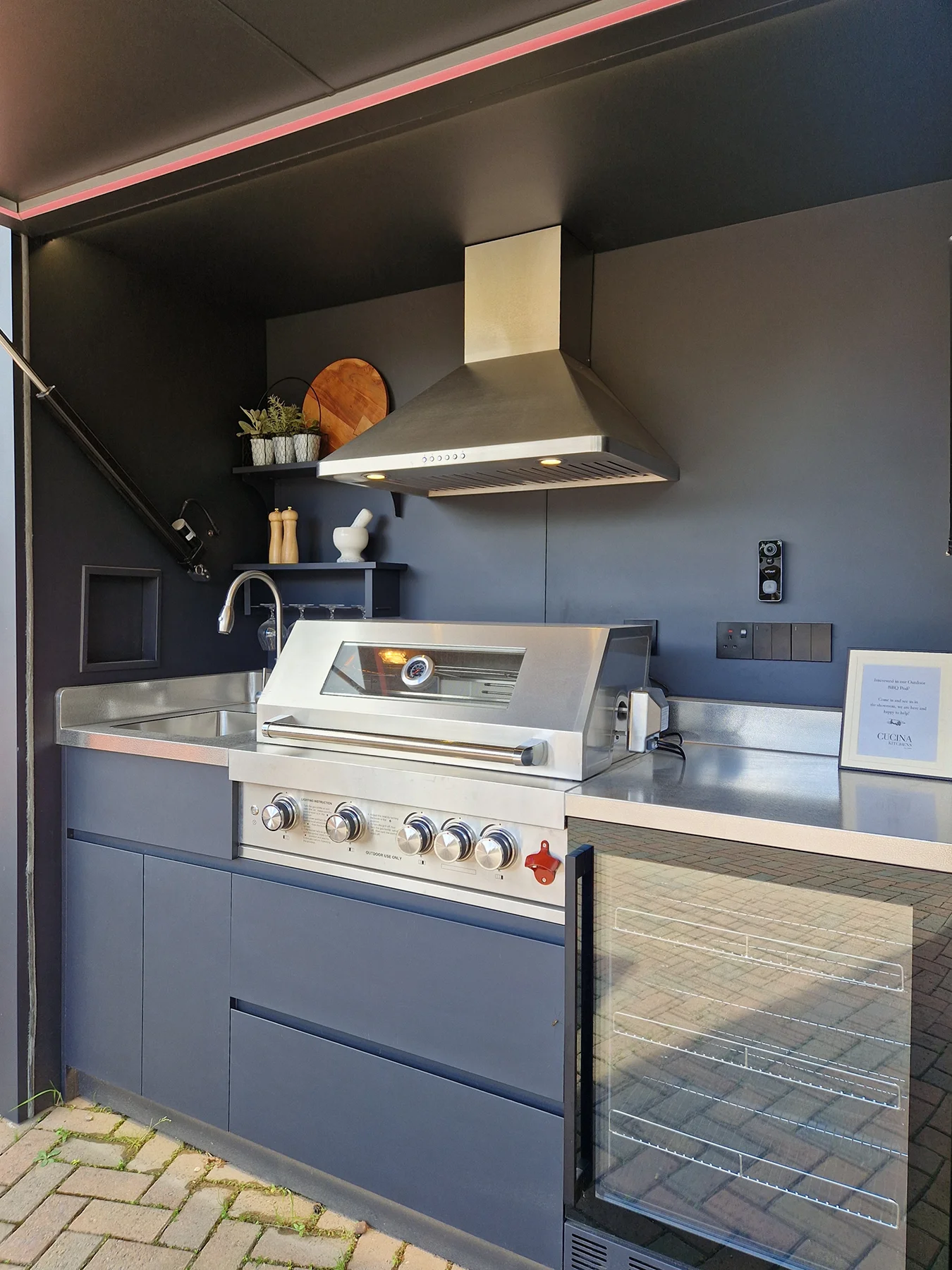 outdoor kitchens designed for living outside hero